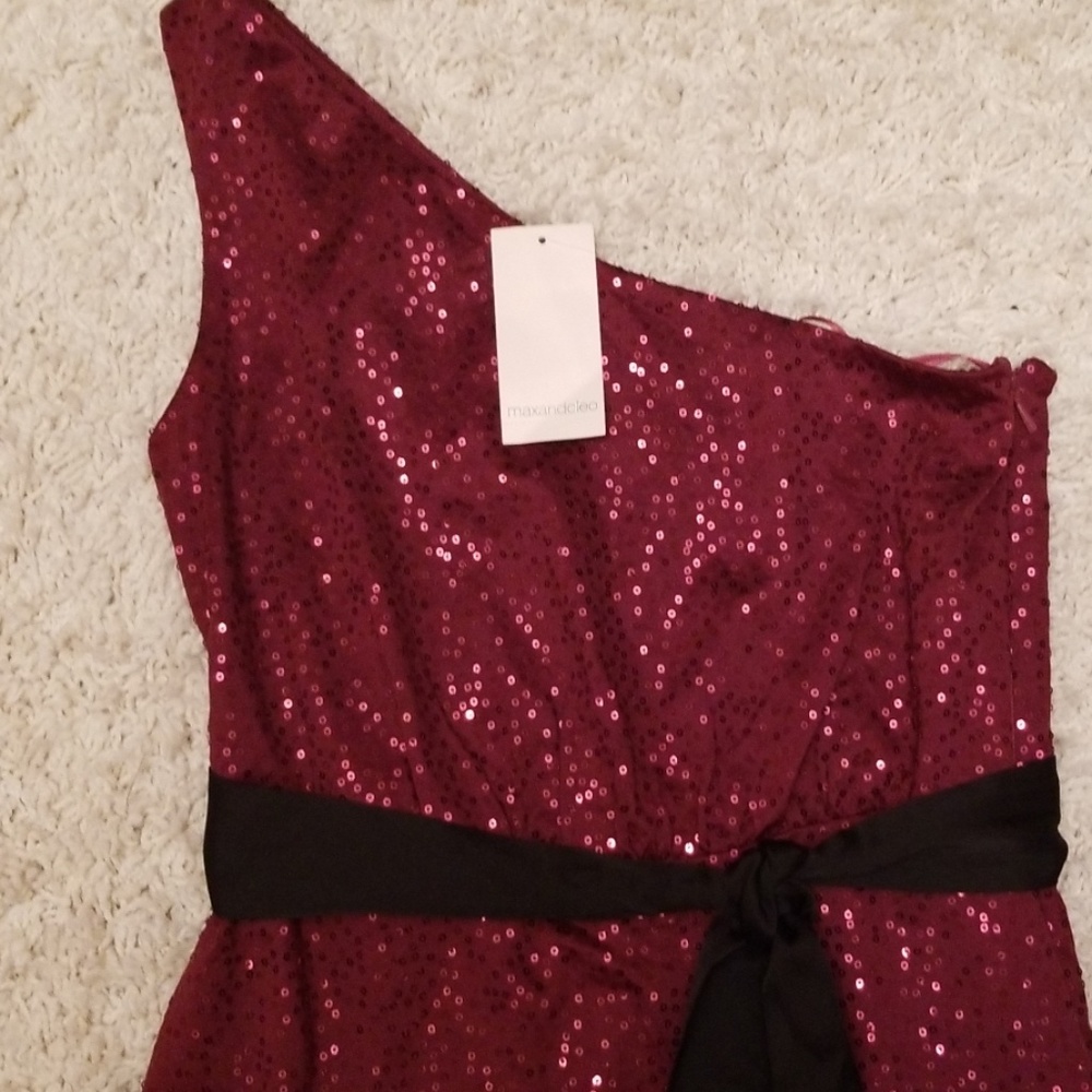 Dress - Picture 2 of 2